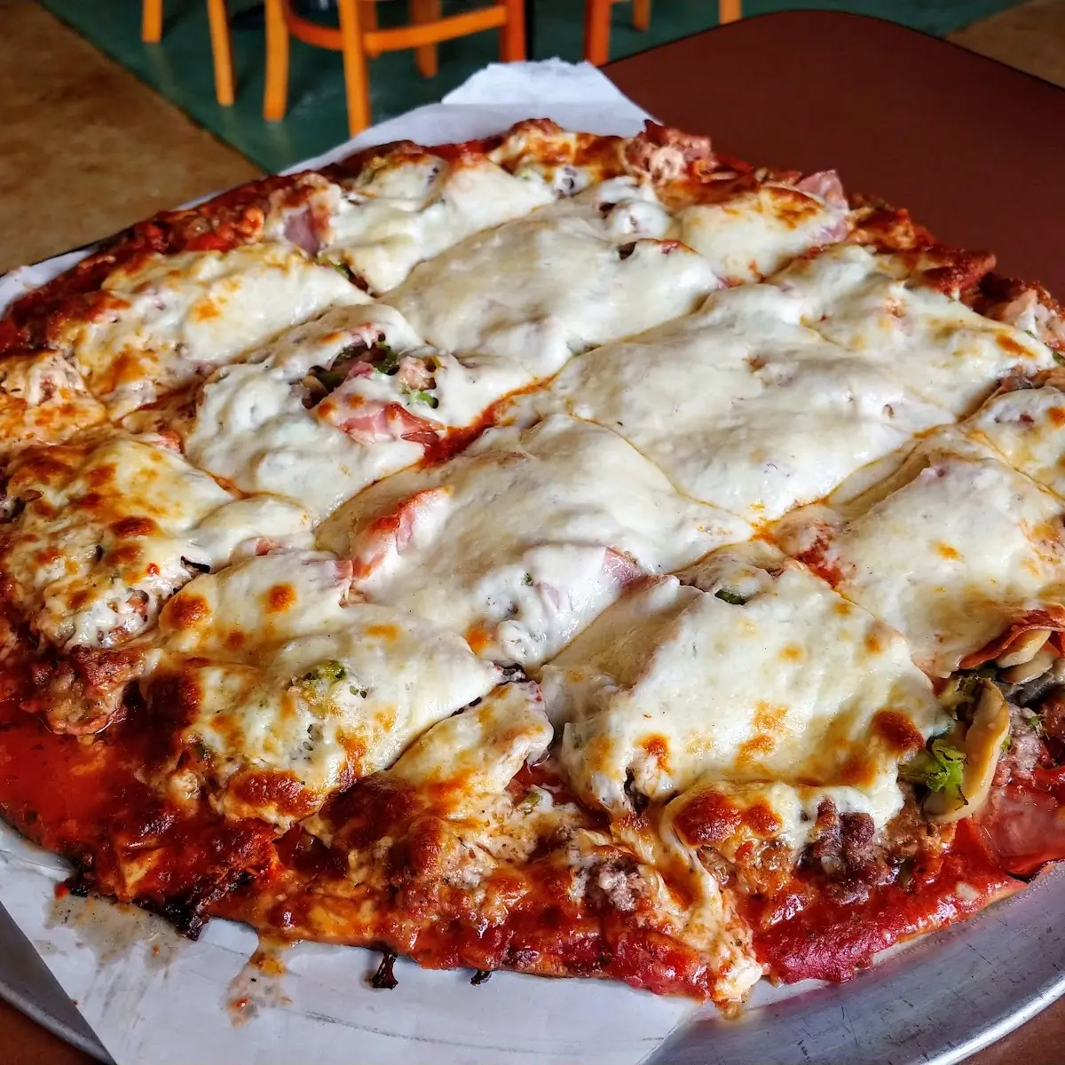 Deluxe Large Thin Crust