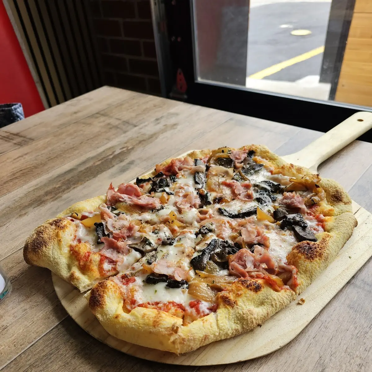 Capricciosa Pizza