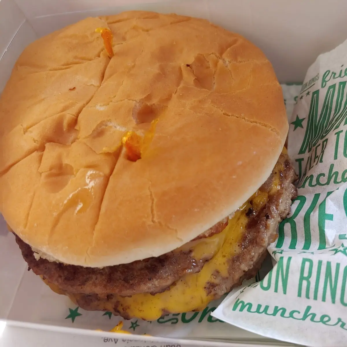 Ultimate Cheeseburger Deluxe Munchers