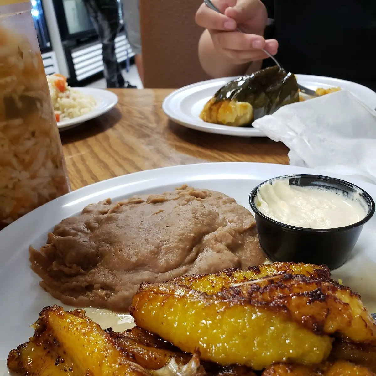 Platanos Fritos Y Frijoles