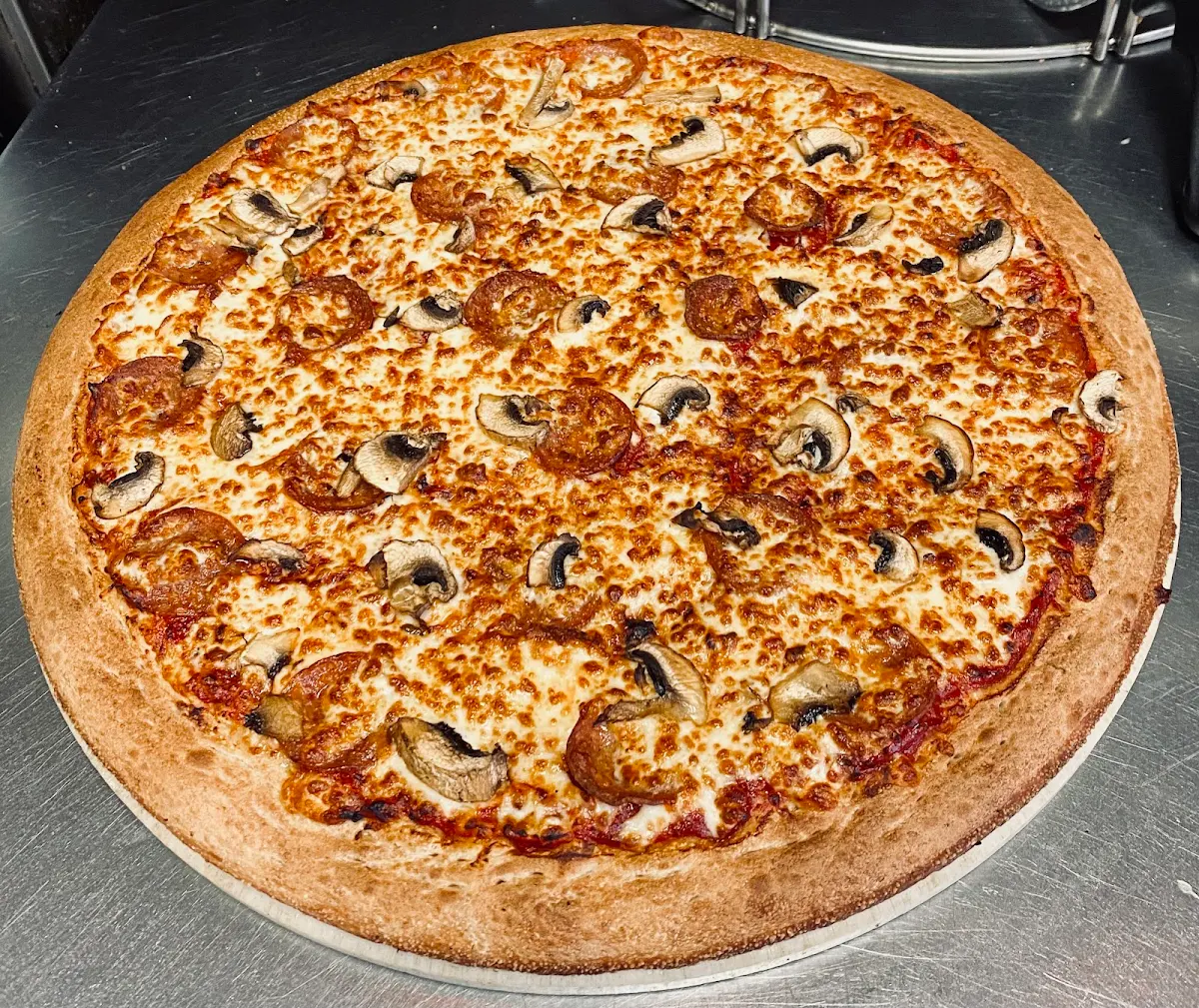 Canuck Pizza, LOCAL Pizza