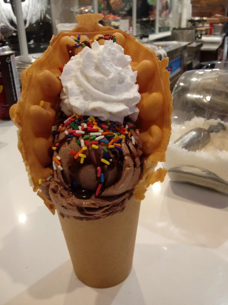 Freshly Made Bubble Cone with Ice Scream and Toppings