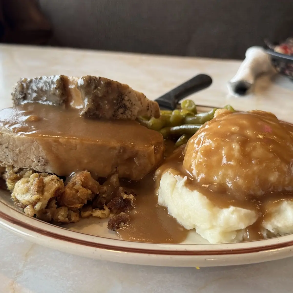 Roast Turkey w Dressing & Mashed Potato 9 25