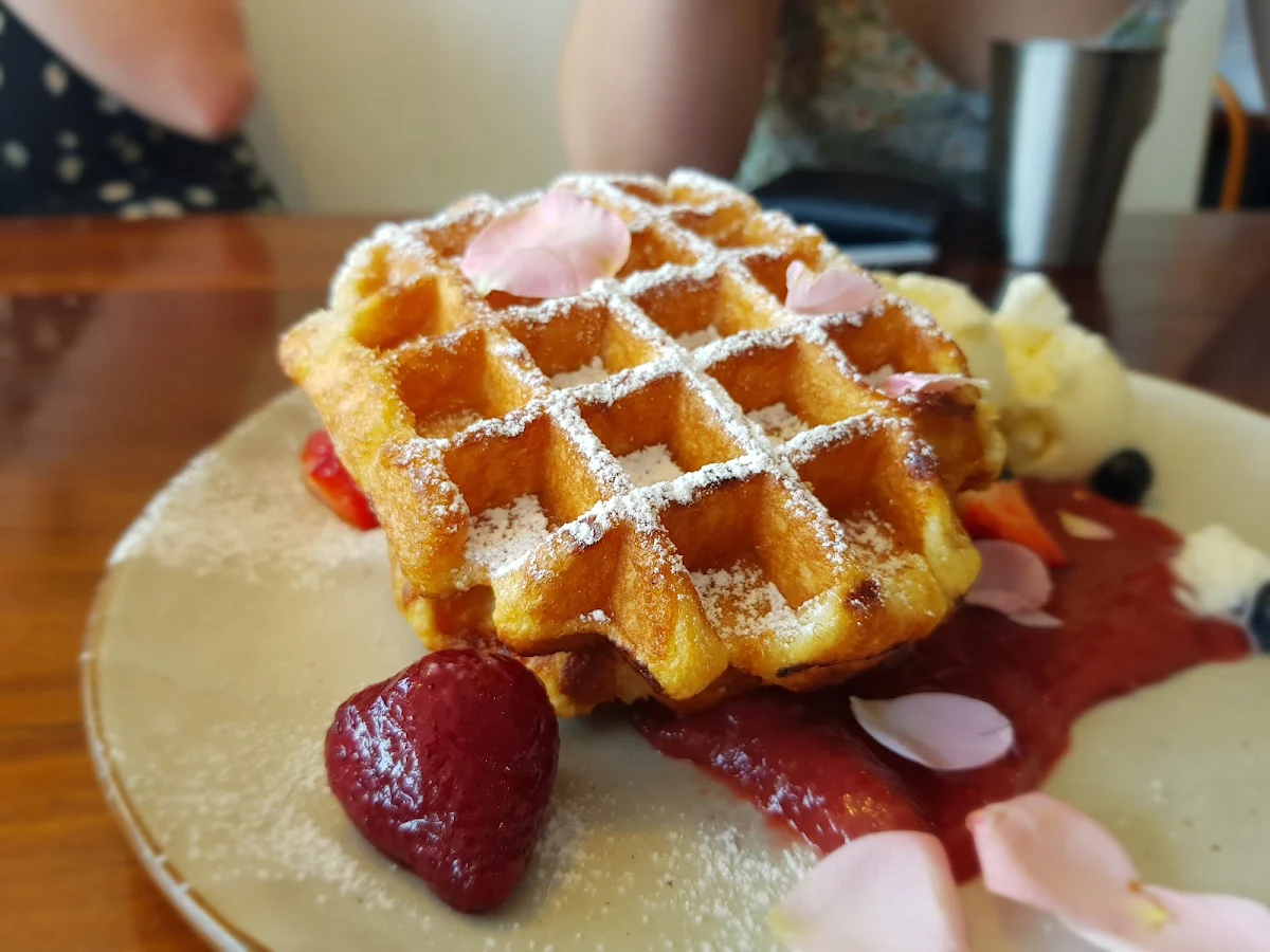 Great Waffle, Old Maids