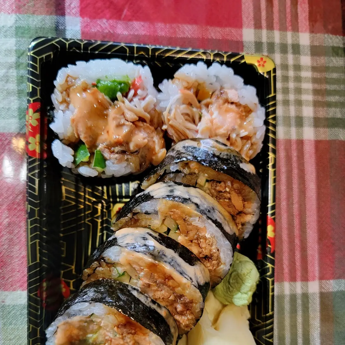 Hand Tuna Roll