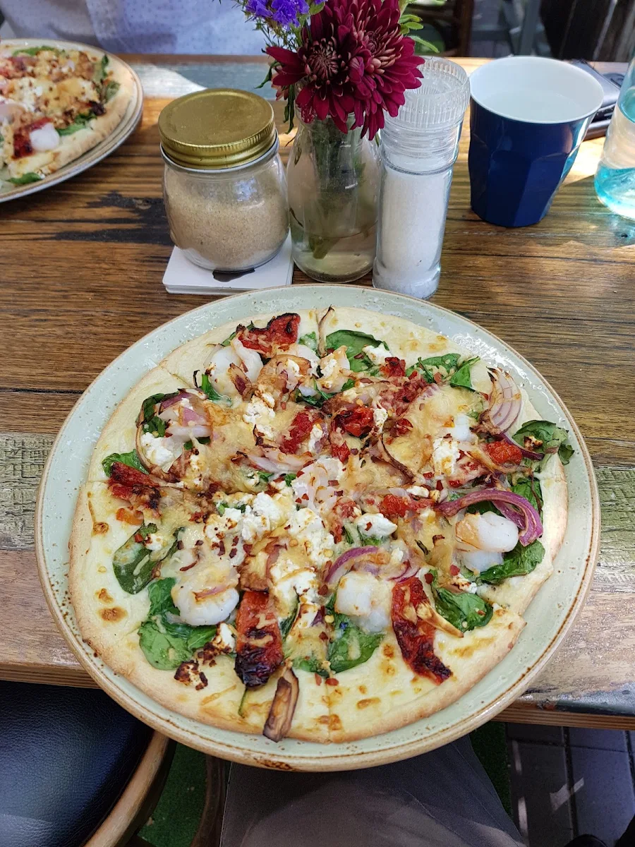 Garlic Prawn Pizza, The Happy Wombat