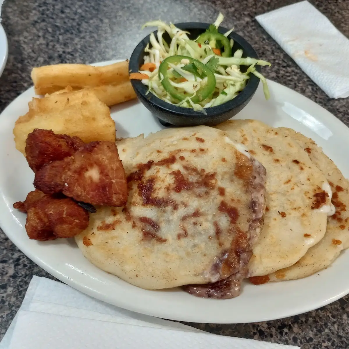 Pupusas Revueltas