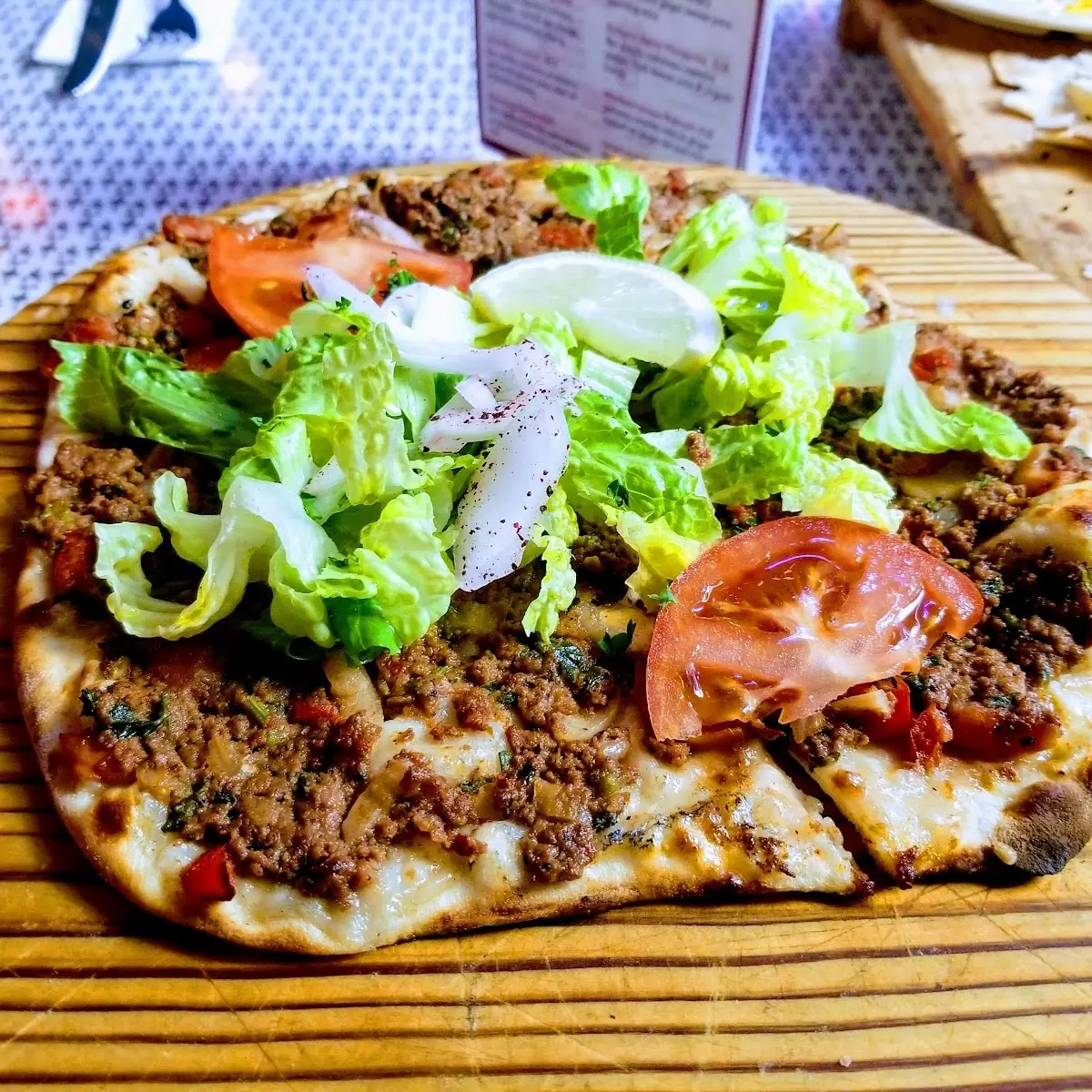 Lahmacun Pizza
