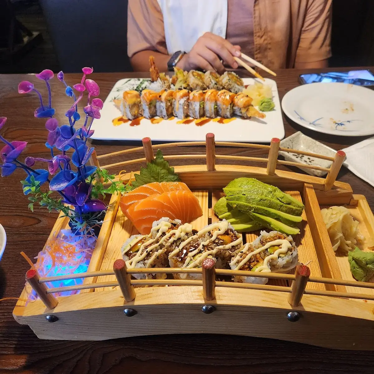 Salmon Sashimi & Tokyo Roll