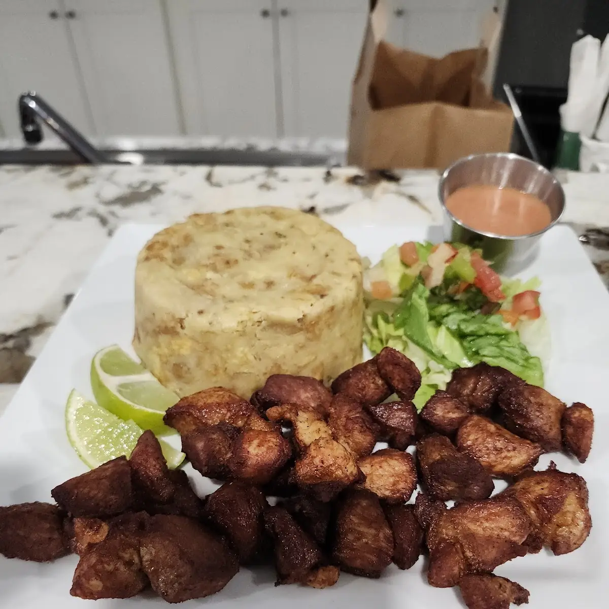 Mofongo Con Carne Frita