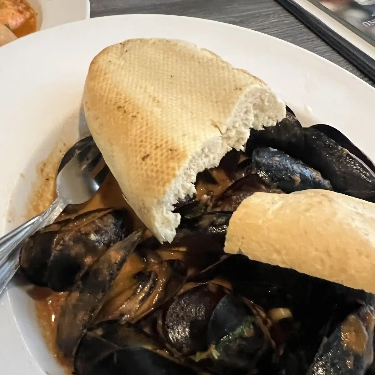 Steamed Mussels with Crusty Bread