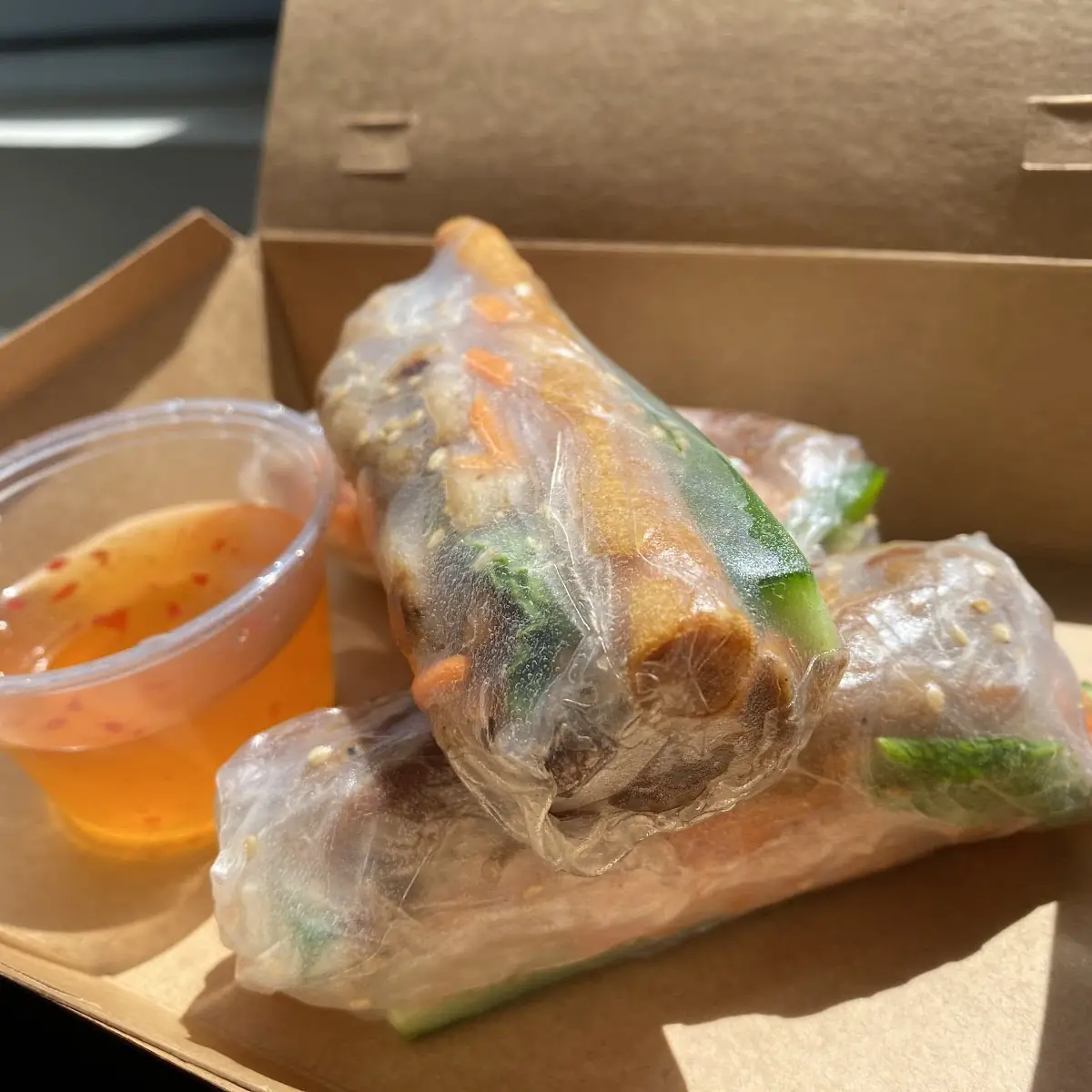 Fresh Spring Rolls with Dipping Sauce