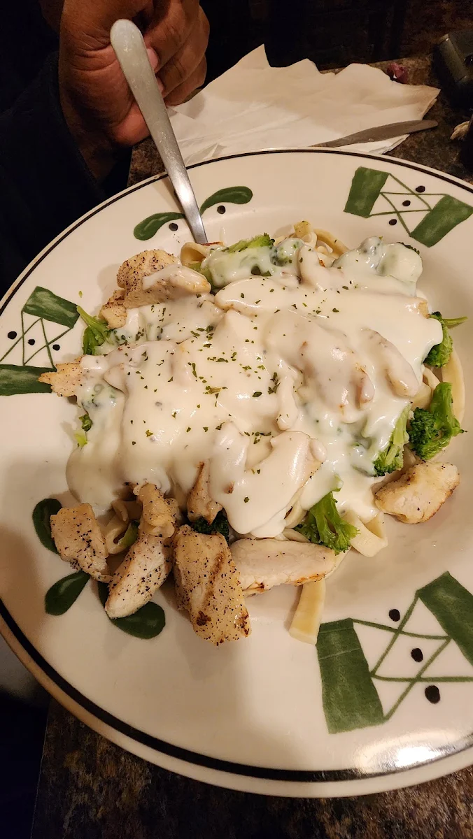 Chicken & Broccoli Alfredo