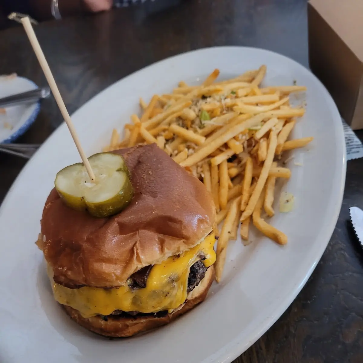 Happy Burger