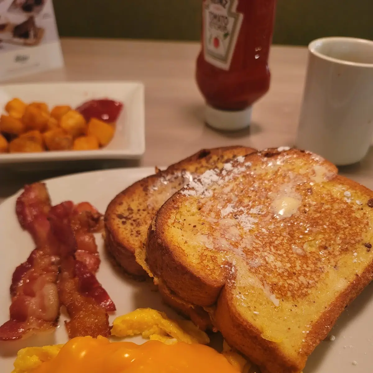 Scrambled Egg Hash Browns & Toast