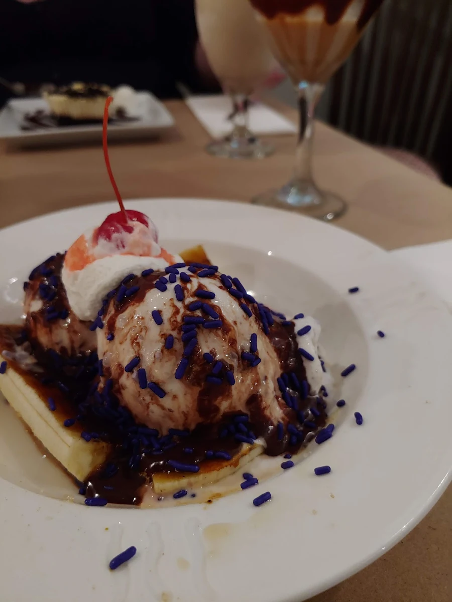 Hot Fudge Banana Sundae