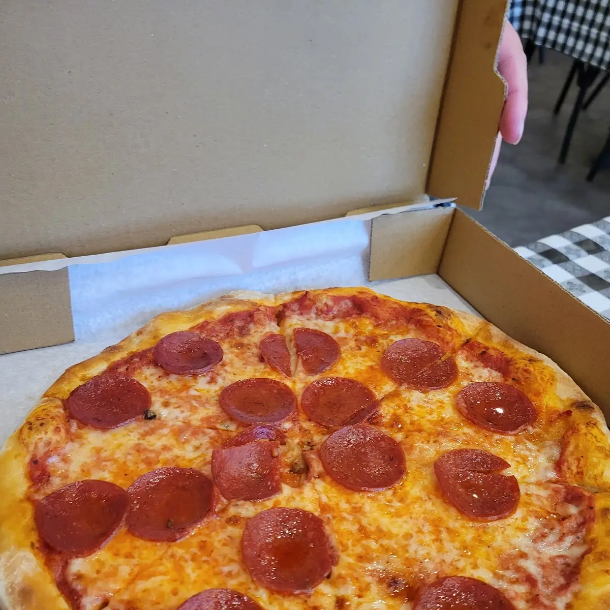Large Pepperoni Pizza