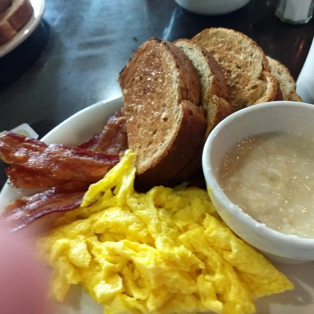 Eggs Bacon and Grits