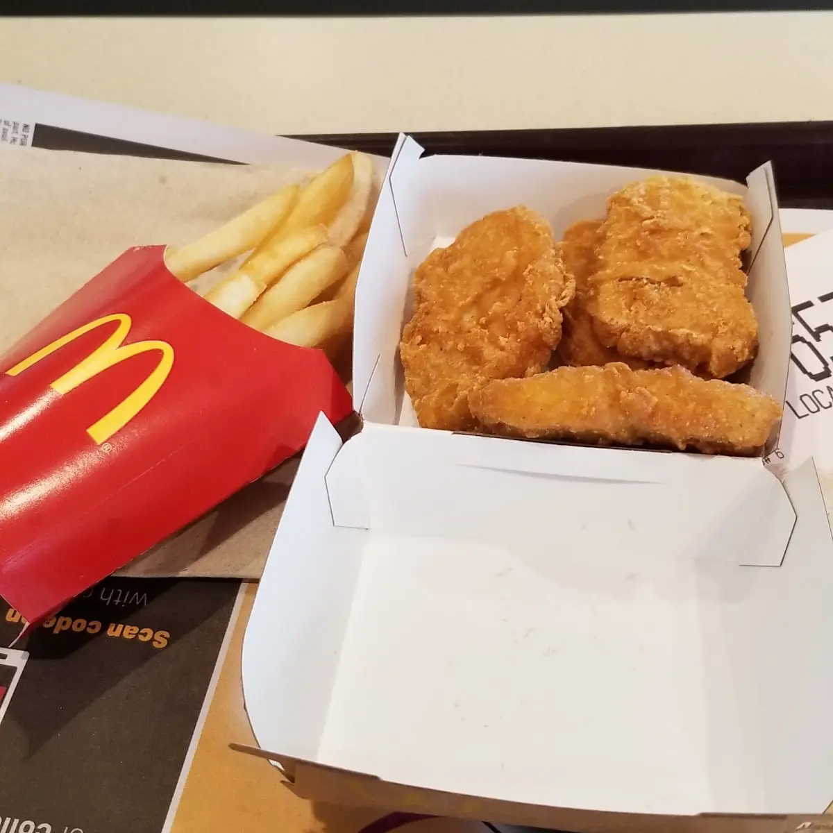 Mcnuggets & 2 Medium Fries