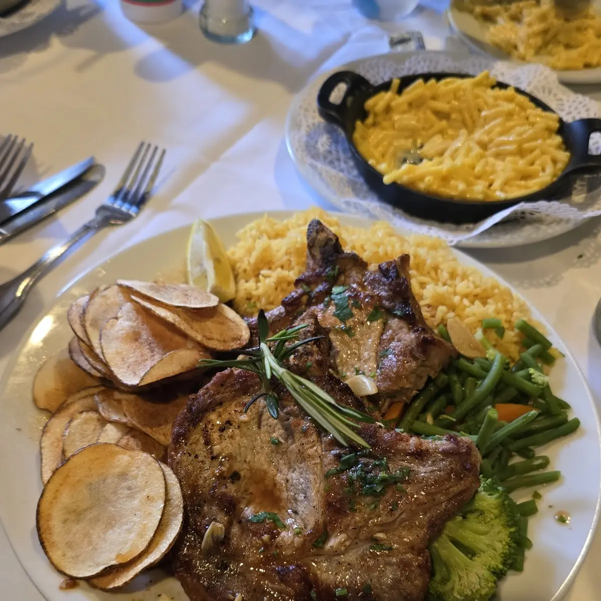 Pork Chops in Garlic Sauce