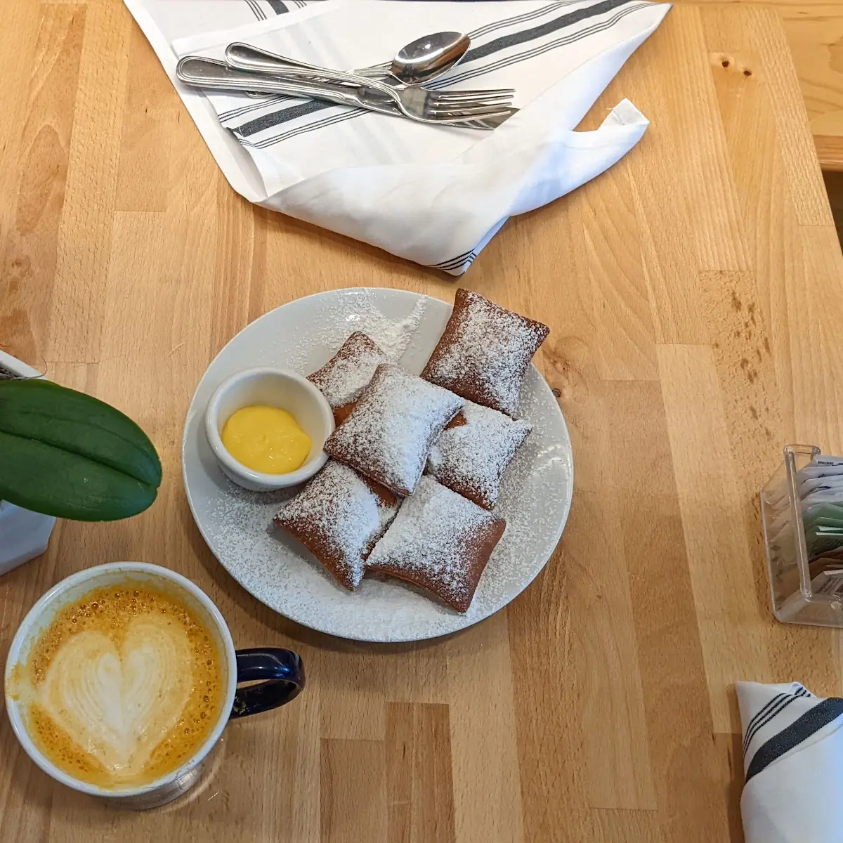 Beignets with Lemon Curd
