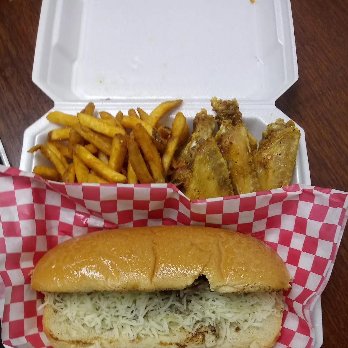 Philly Cheesesteak 5wings N Fries