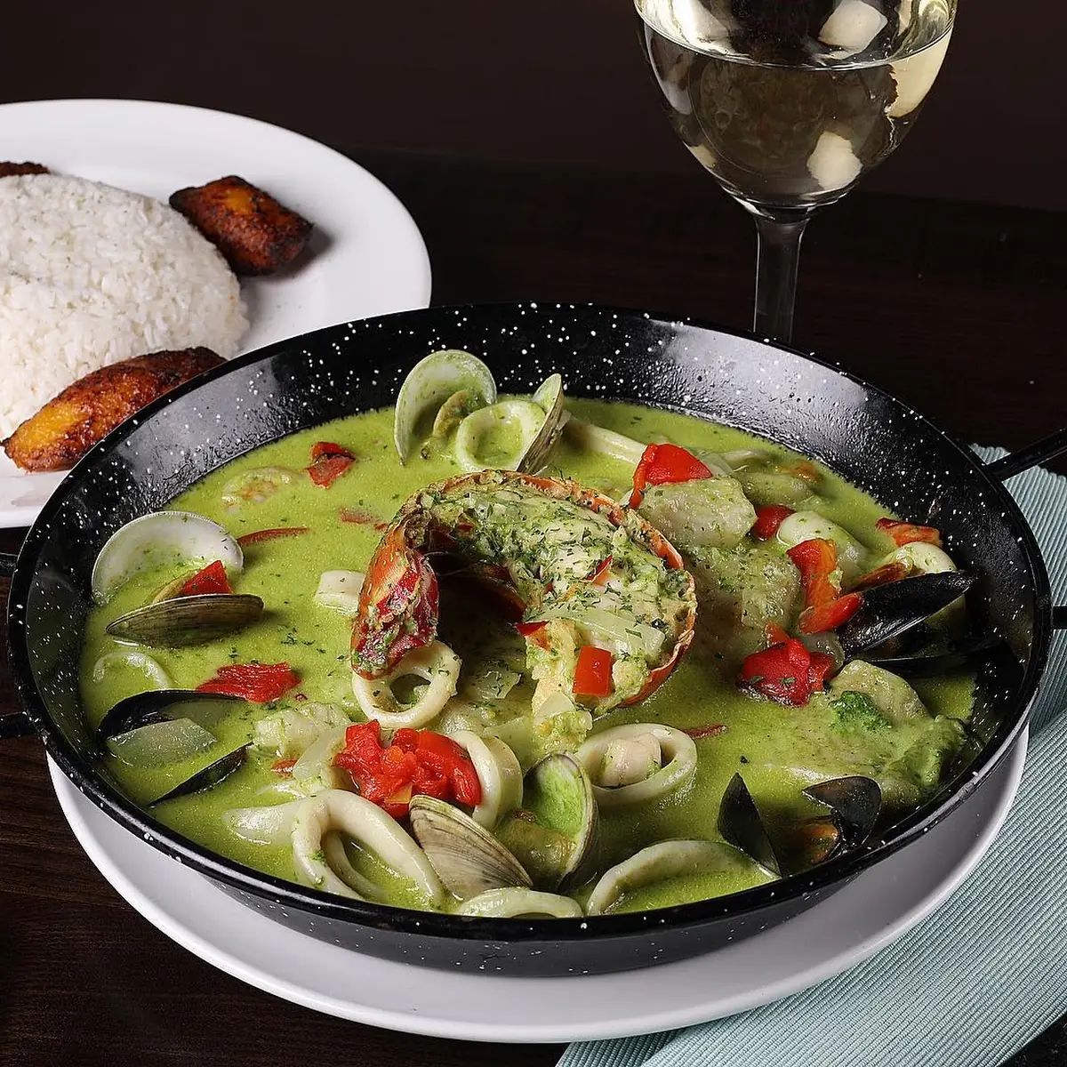Mariscada En Salsa Verde