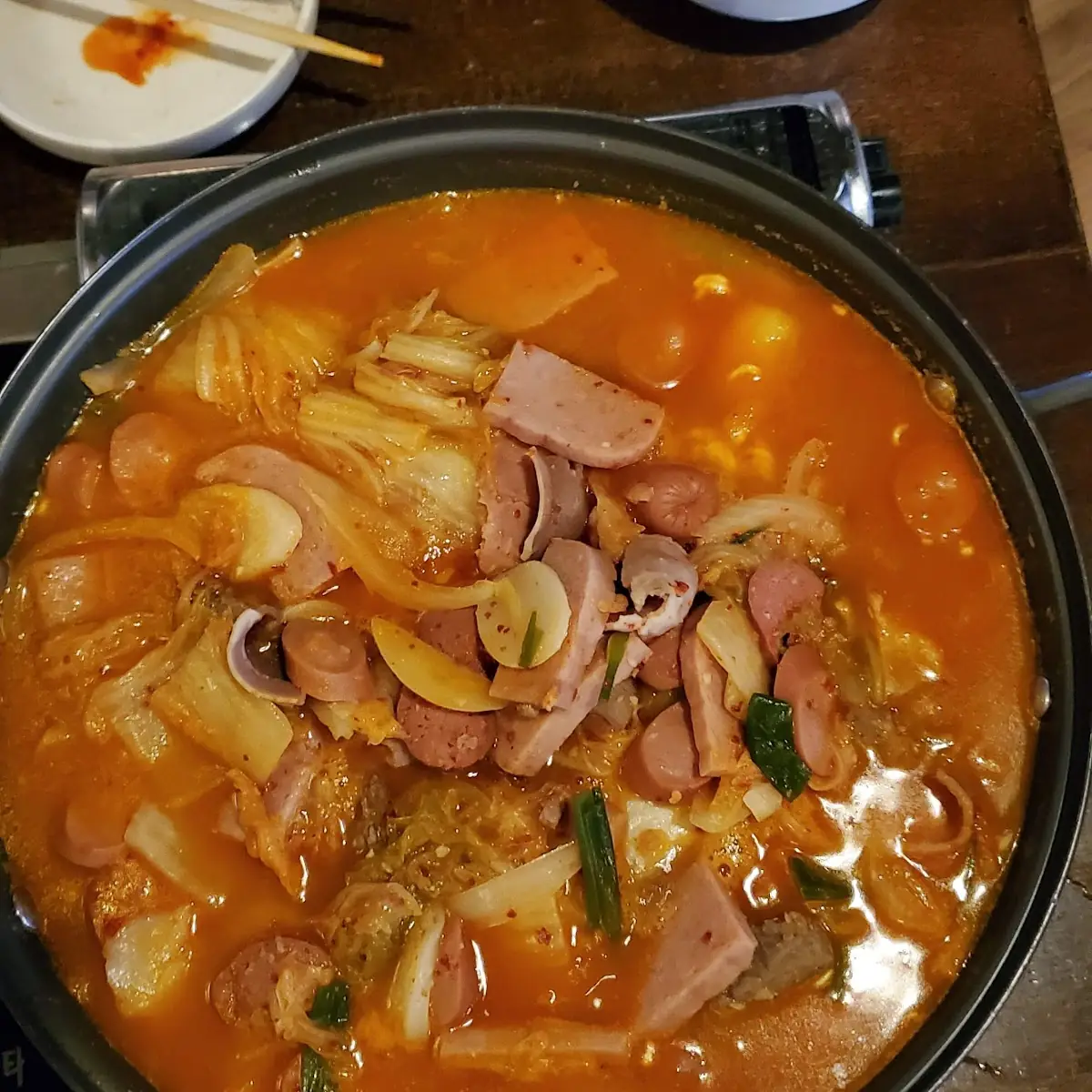 Doejigogi Kimchi Jjigae