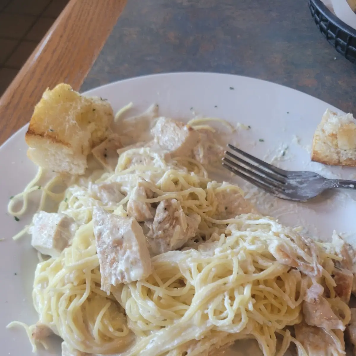 Chicken Alfredo with Broccoli