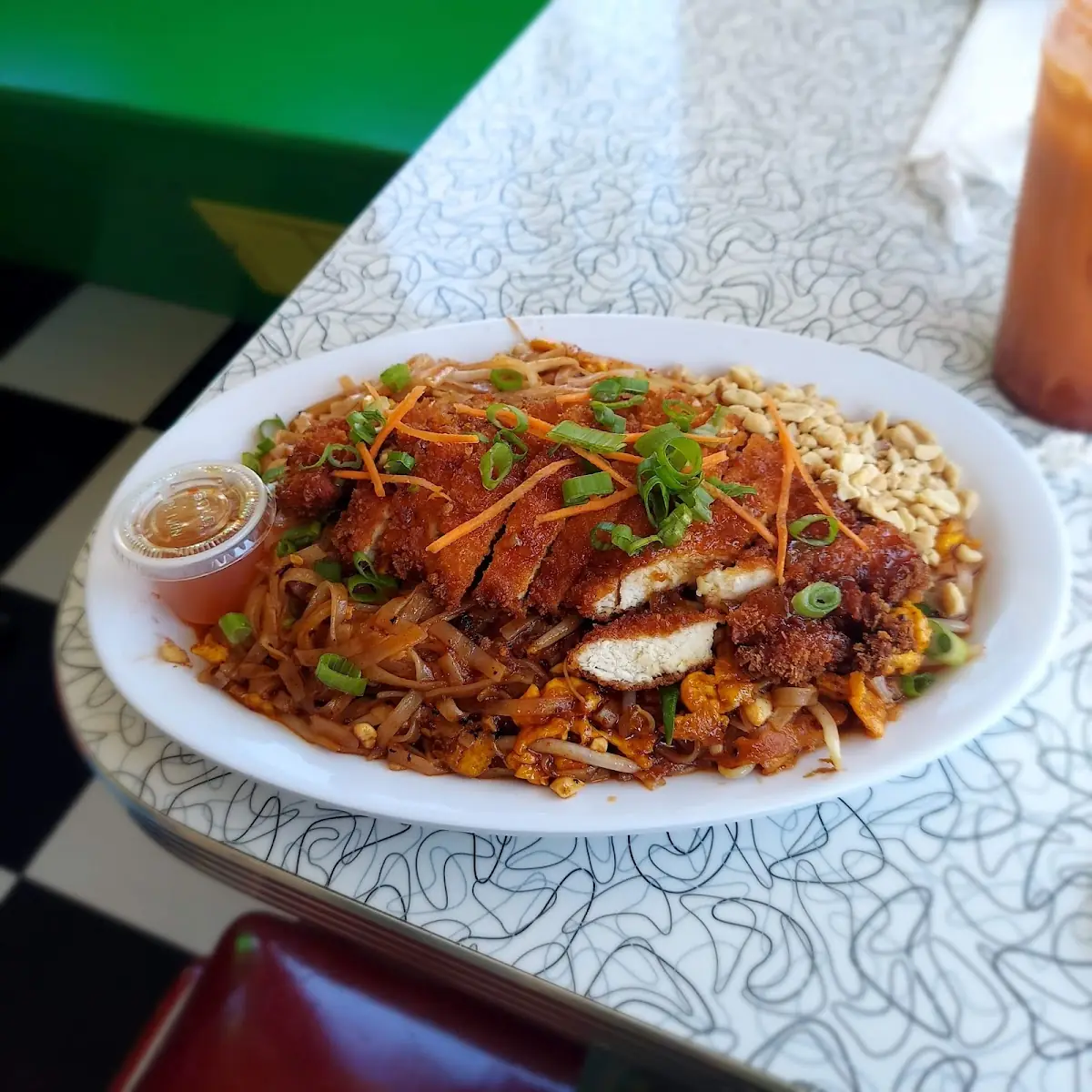 Crispy Chicken Pad Thai