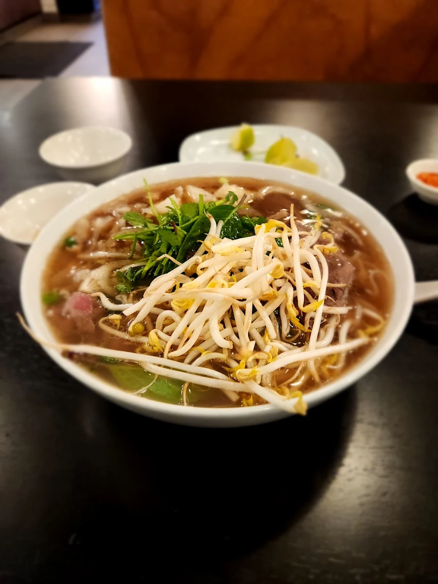 Bún Bò Huế Lemongrass Sate Noodle Soup Beef Served Rare & Well Done