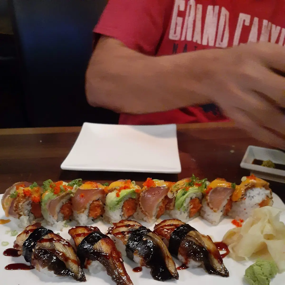Spicy Tuna Roll and Shishamo