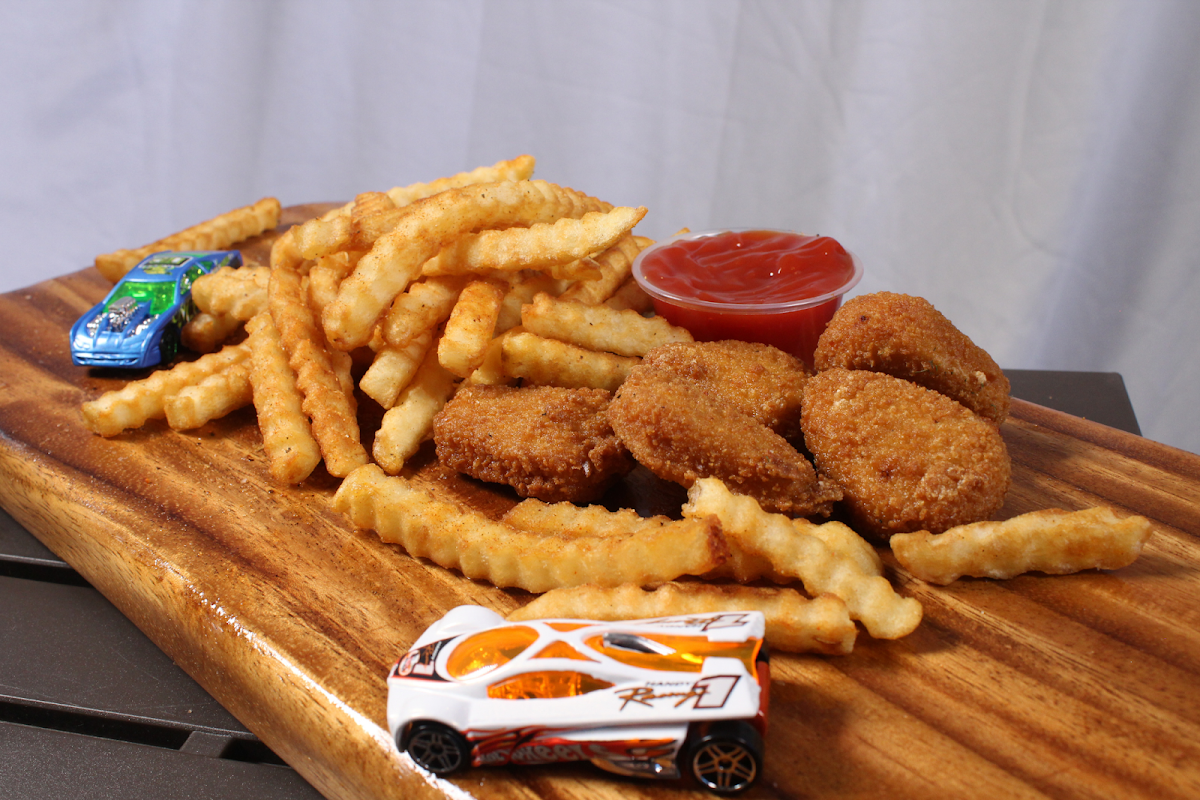 Chicken Fingers & Fries, PrimeTime Donair & Poutine