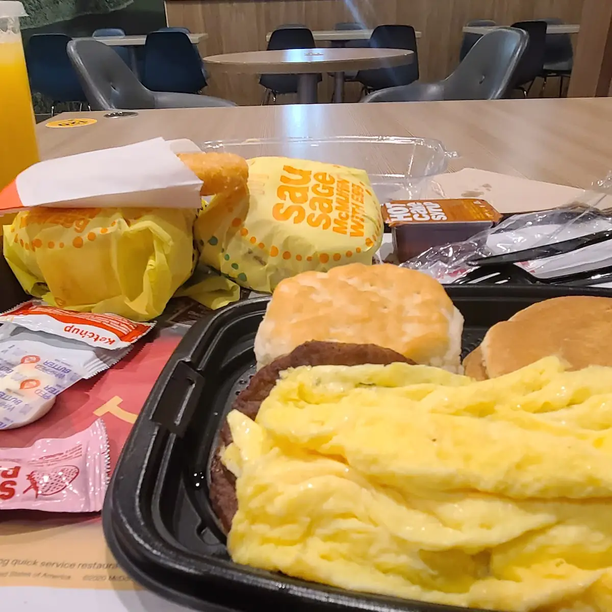 Big Breakfast with Hotcakes
