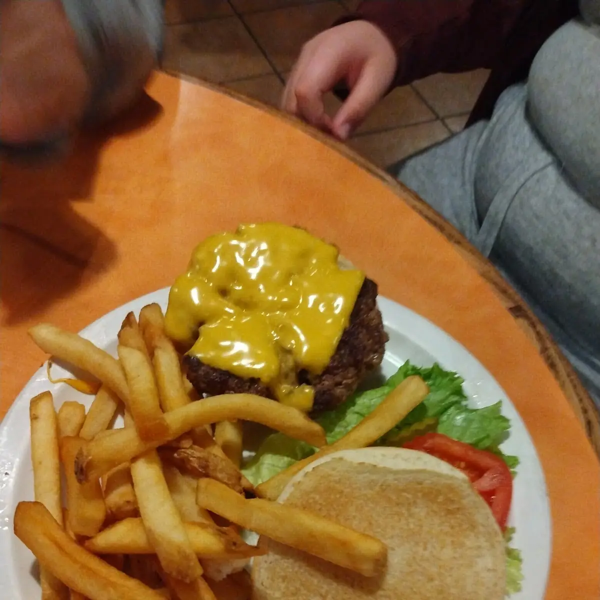 Kids Cheeseburger