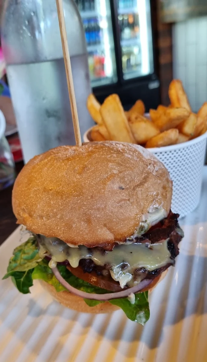 Hamburger and Chips, Grill'd Neutral Bay