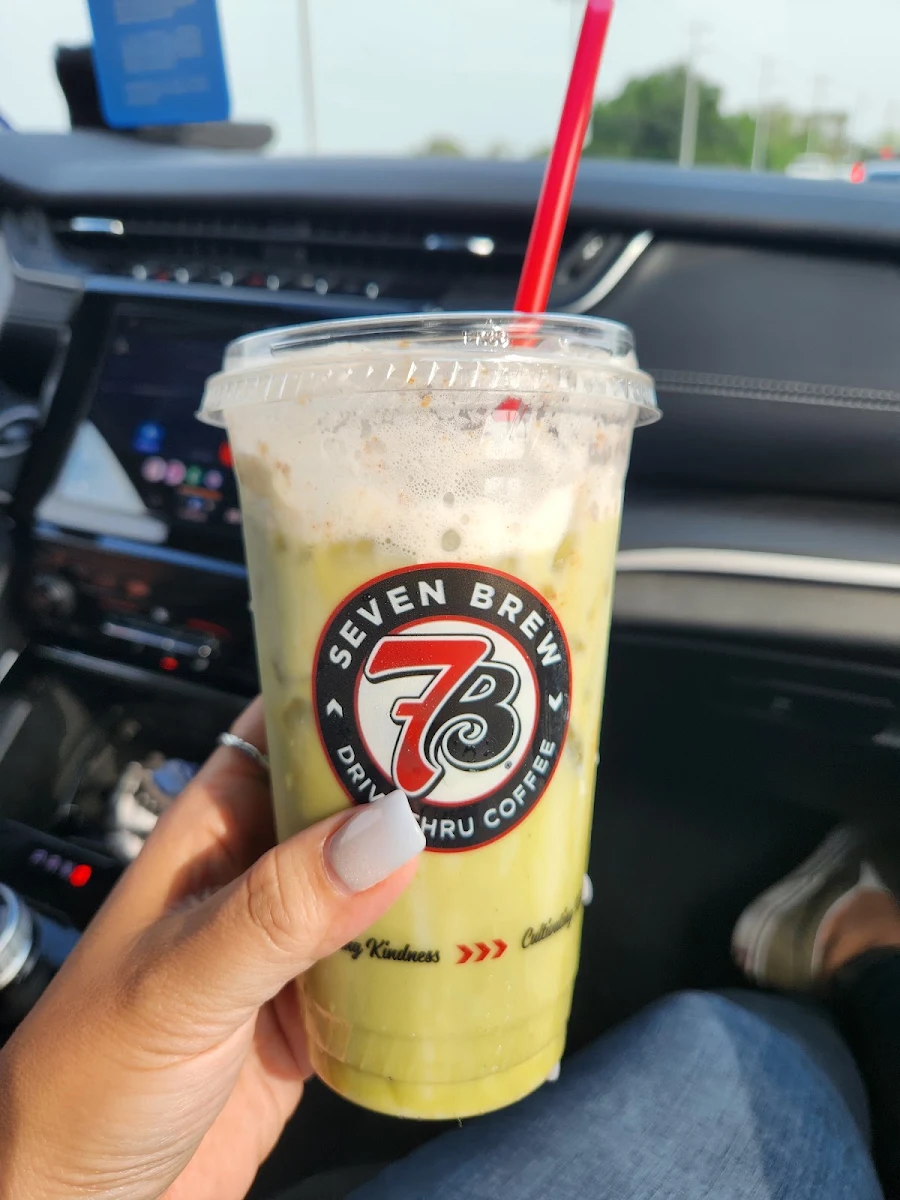 White Chocolate Mocha w Caramel Drizzle
