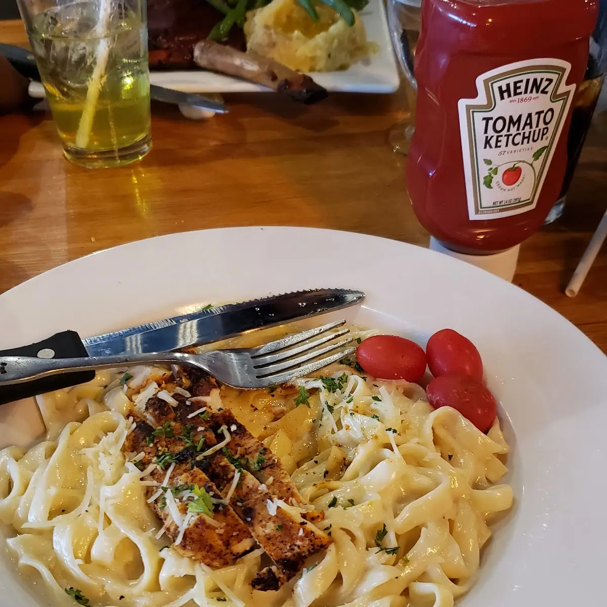 Alfredo Pasta with Added Chicken