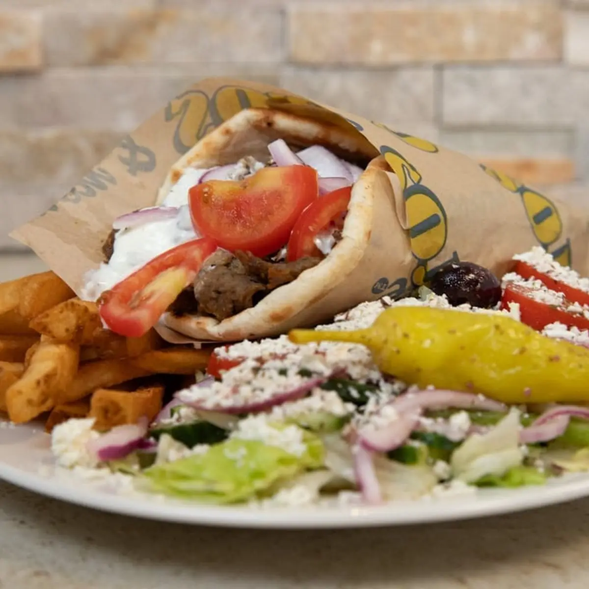 Highlights, Gyros & More Amherstburg