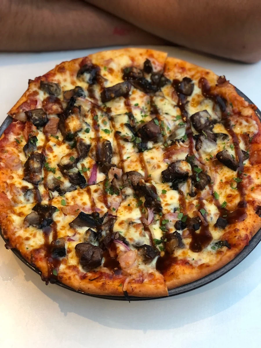 BBQ Steak Pizza, Surfair Beach Hotel