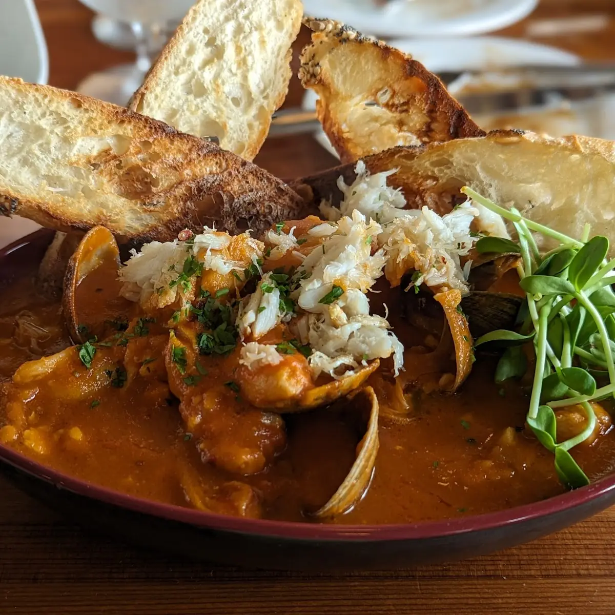 Seafood Bowl & Garlic Bread