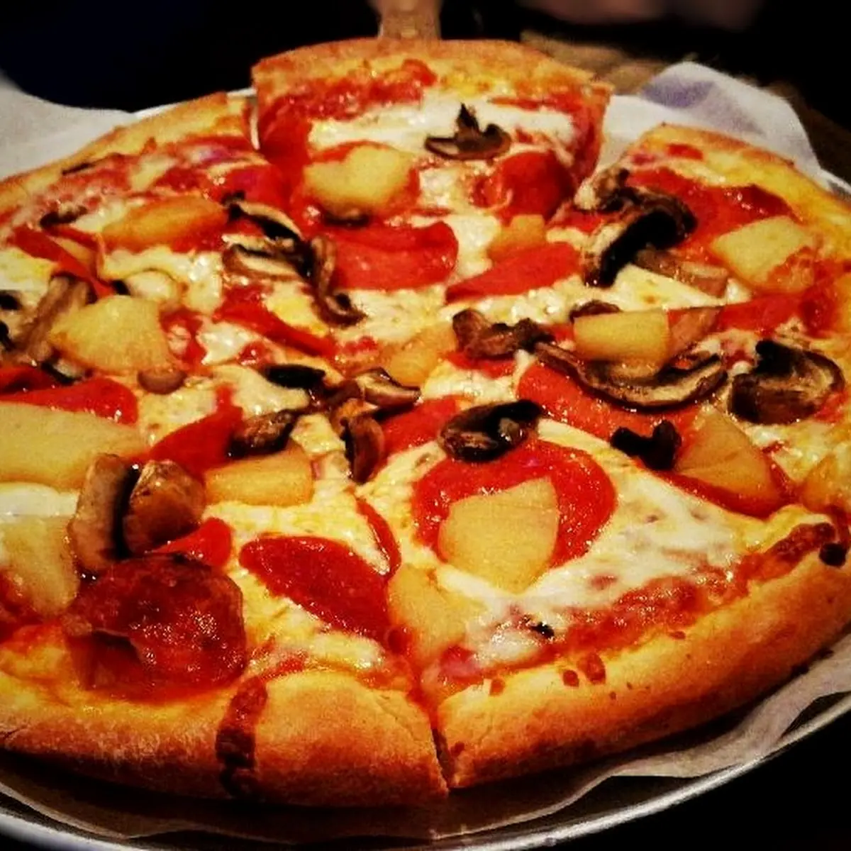 5 Large Cheese Pizza Day Every Sun & Mon