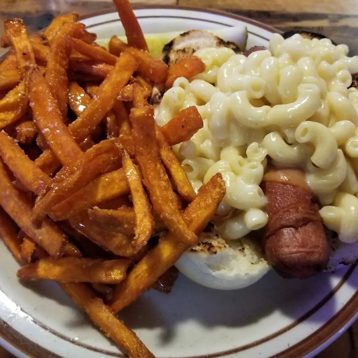 Mac & Cheese Hotdog