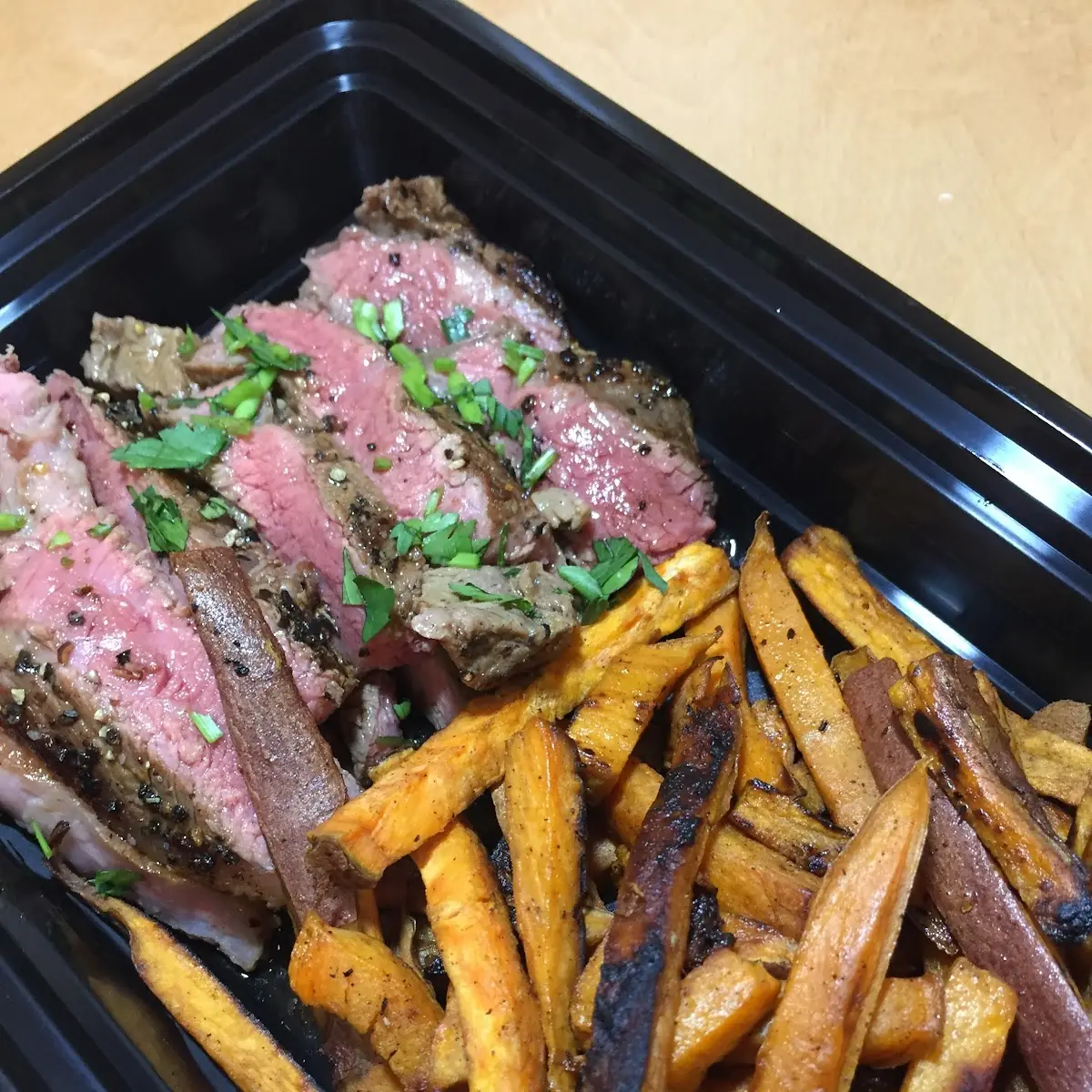 Backyard BBQ 6oz Tri-Tip & Chicken