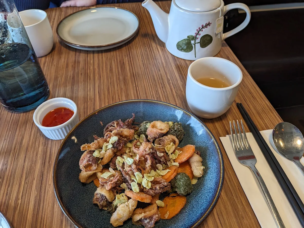 Crispy Calamari, Chats Vietnamese