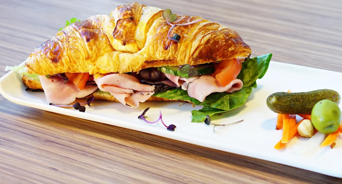 Croissant Ham Sandwich, Chats Vietnamese