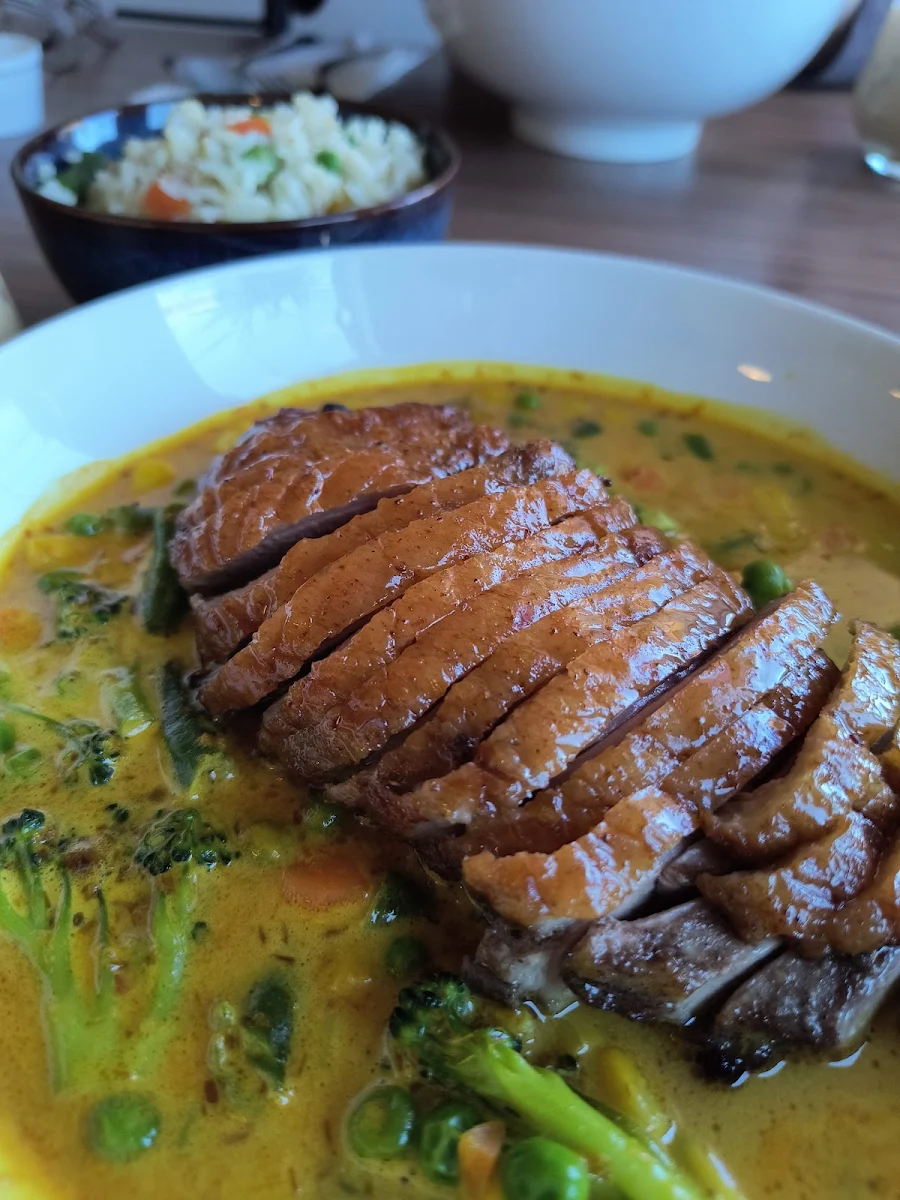 Duck Curry, Chats Vietnamese