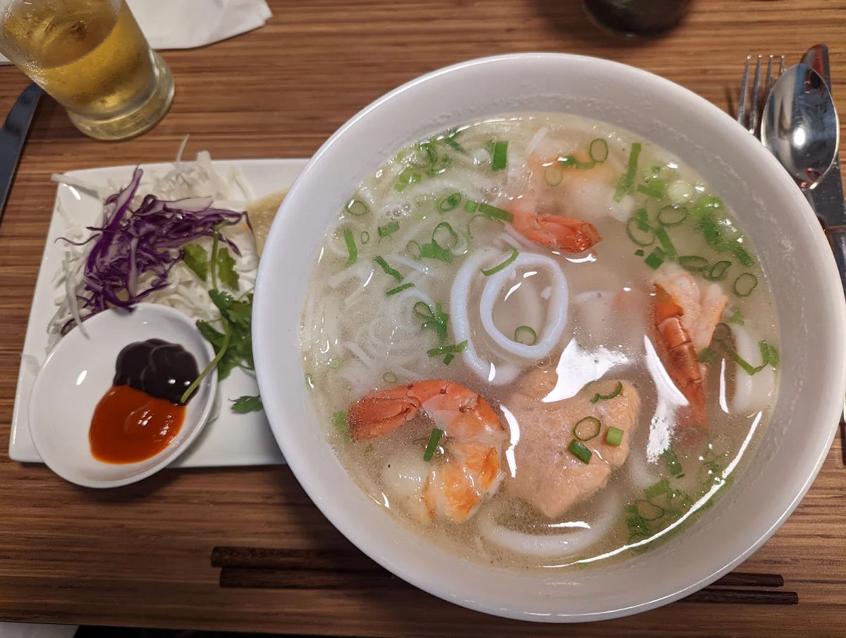 Seafood Pho, Chats Vietnamese