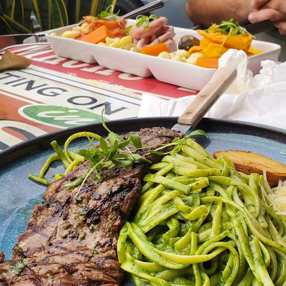 Tallarin Verde Con Bistec