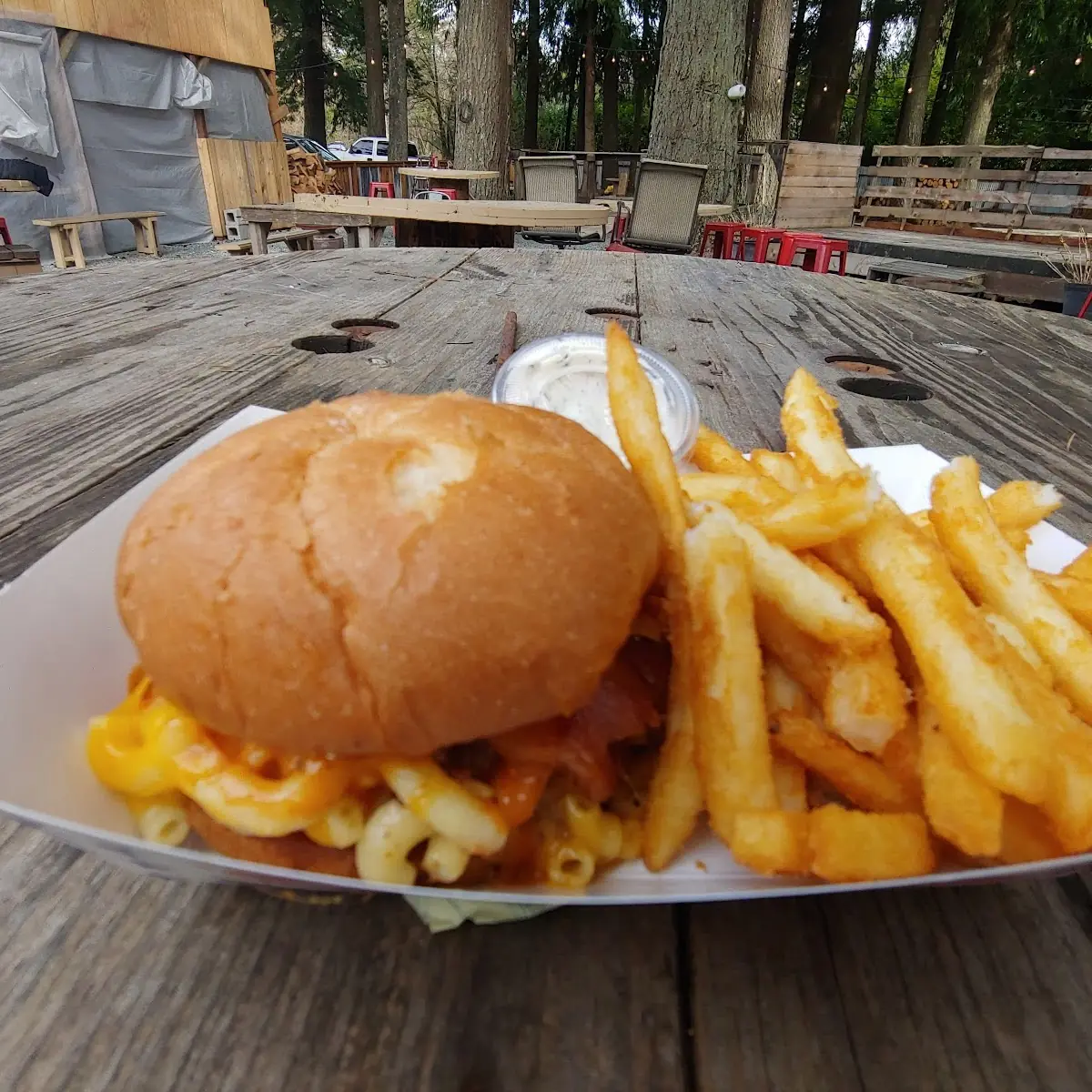 Bacon Mac and Cheese Burger